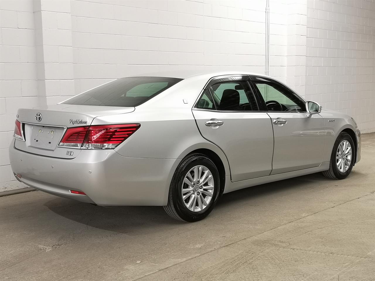 2014 Toyota Crown