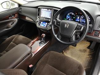 2014 Toyota Crown - Thumbnail