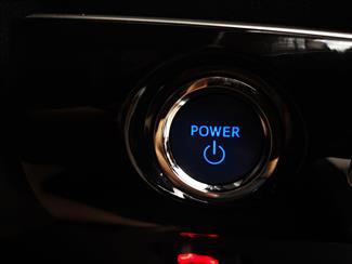 2016 Toyota Prius - Thumbnail