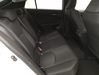 2016 Toyota Prius - Thumbnail