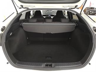 2016 Toyota Prius - Thumbnail