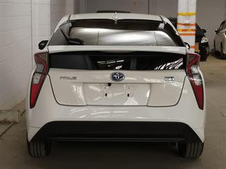 2016 Toyota Prius - Thumbnail
