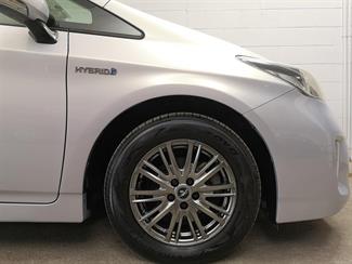 2012 Toyota Prius - Thumbnail