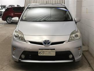 2012 Toyota Prius - Thumbnail
