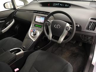 2012 Toyota Prius - Thumbnail