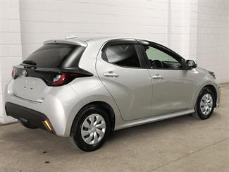 2020 Toyota Yaris - Thumbnail