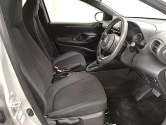 2020 Toyota Yaris - Thumbnail