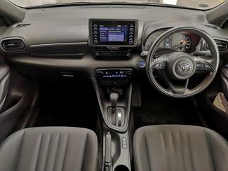 2020 Toyota Yaris - Thumbnail
