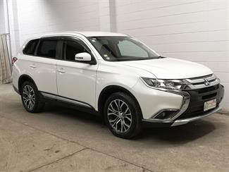 2018 Mitsubishi Outlander - Thumbnail
