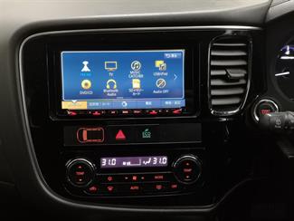 2018 Mitsubishi Outlander - Thumbnail