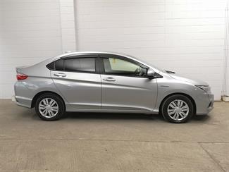 2019 Honda Grace - Thumbnail