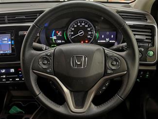 2019 Honda Grace - Thumbnail