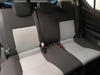 2013 Toyota Aqua - Thumbnail