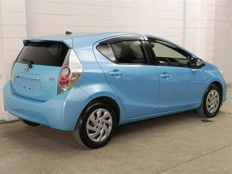 2013 Toyota Aqua - Thumbnail