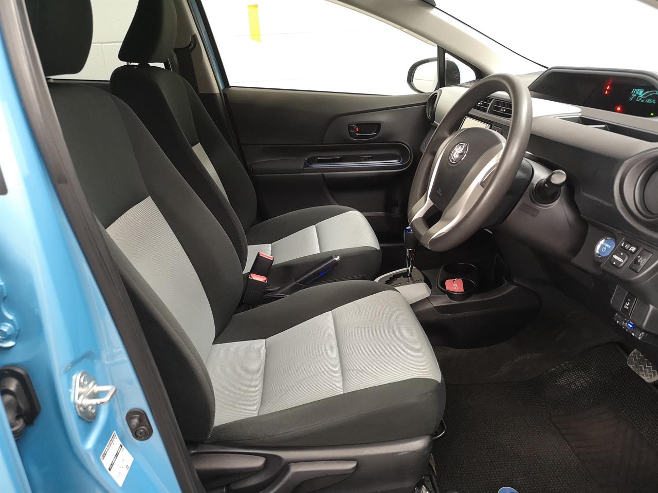 2013 Toyota Aqua