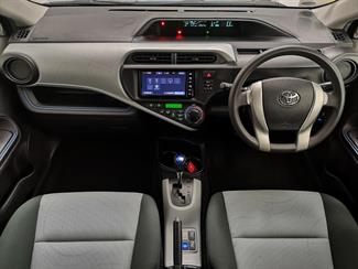 2013 Toyota Aqua - Thumbnail