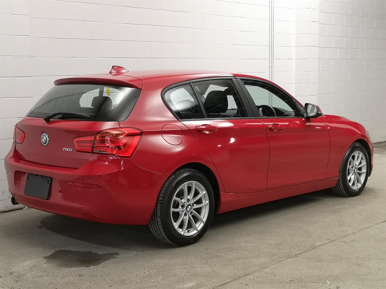 2016 BMW 118I