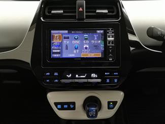 2018 Toyota Prius - Thumbnail