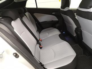 2018 Toyota Prius - Thumbnail