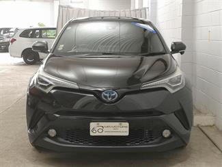 2017 Toyota C-HR - Thumbnail