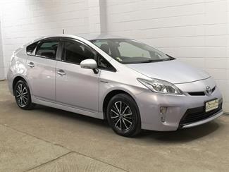 2014 Toyota Prius - Thumbnail