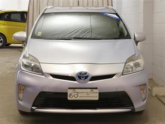 2014 Toyota Prius - Thumbnail