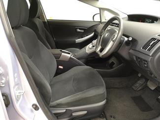 2014 Toyota Prius - Thumbnail