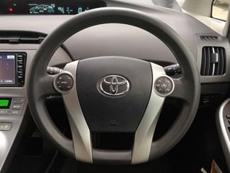 2014 Toyota Prius - Thumbnail