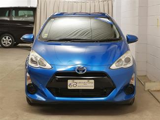 2015 Toyota Aqua - Thumbnail