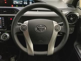 2015 Toyota Aqua - Thumbnail