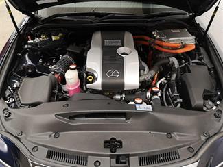 2015 Lexus IS 300H - Thumbnail