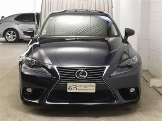 2015 Lexus IS 300H - Thumbnail