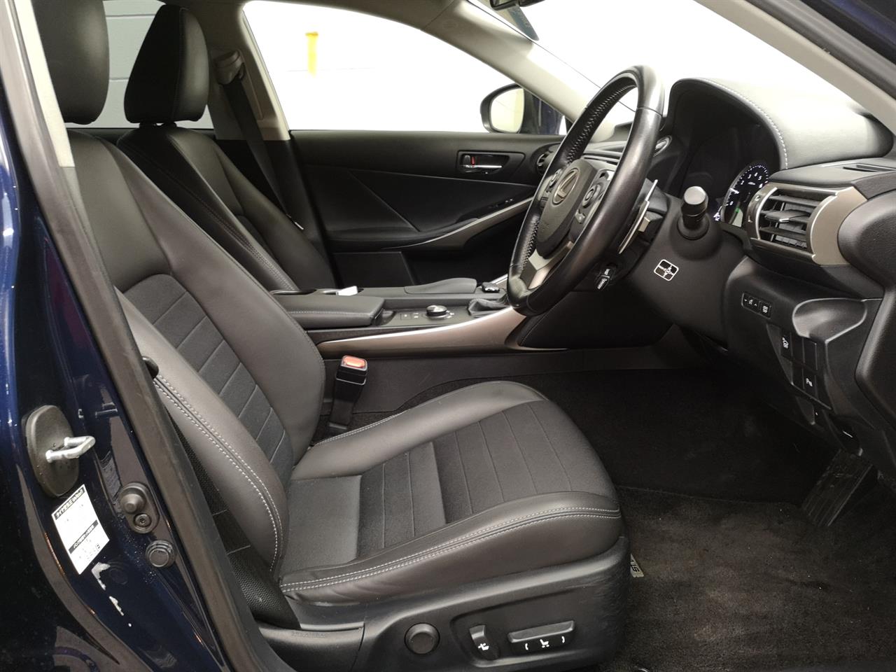2015 Lexus IS 300H