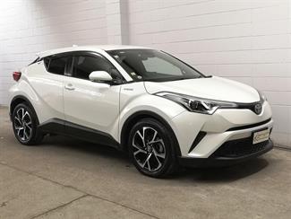 2017 Toyota C-HR - Thumbnail