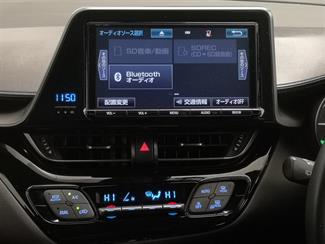 2017 Toyota C-HR - Thumbnail