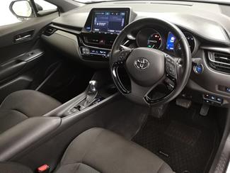 2017 Toyota C-HR - Thumbnail