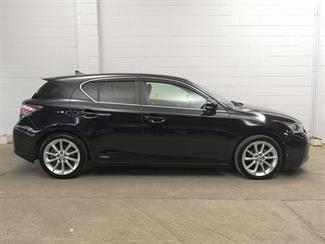 2013 Lexus CT 200H - Thumbnail