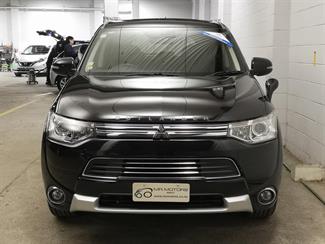 2015 Mitsubishi Outlander - Thumbnail