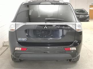 2015 Mitsubishi Outlander - Thumbnail