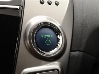 2018 Toyota Prius - Thumbnail