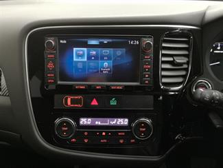 2014 Mitsubishi Outlander - Thumbnail