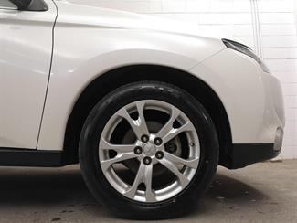 2014 Mitsubishi Outlander - Thumbnail