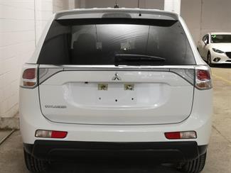 2014 Mitsubishi Outlander - Thumbnail