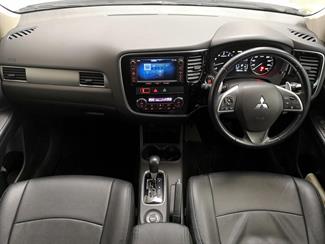 2014 Mitsubishi Outlander - Thumbnail