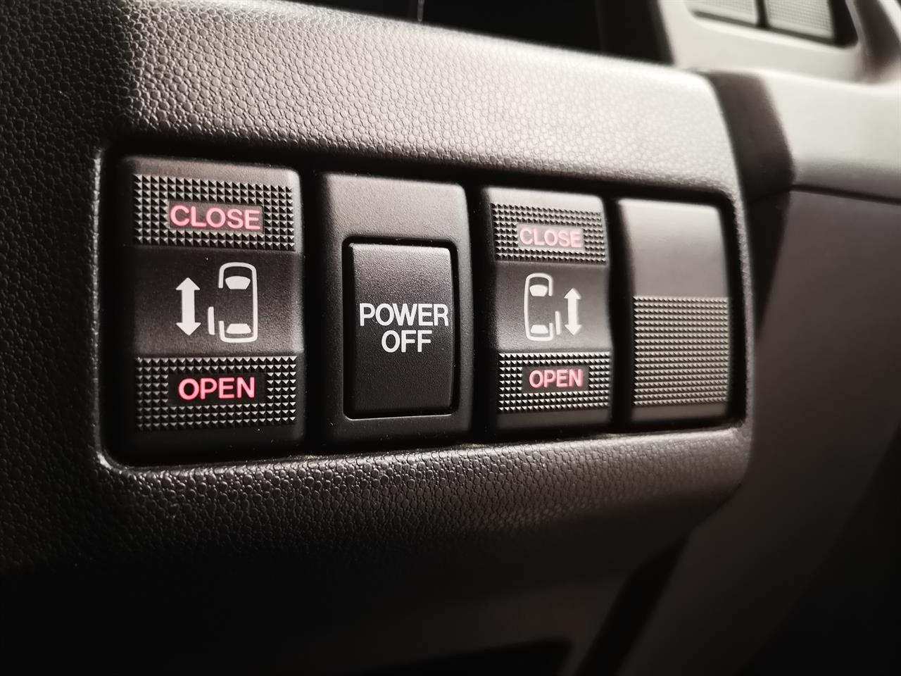 2013 Mazda Premacy