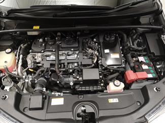 2018 Toyota Prius - Thumbnail