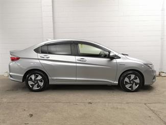 2021 Honda Grace - Thumbnail
