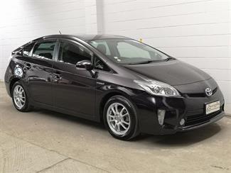 2015 Toyota Prius - Thumbnail