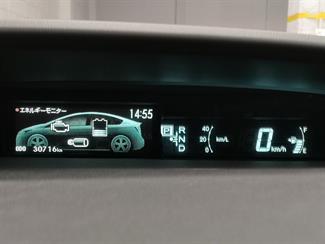2015 Toyota Prius - Thumbnail