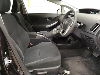 2015 Toyota Prius - Thumbnail